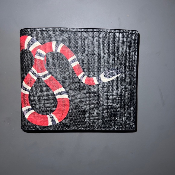 Gucci Wallet - Picture 1 of 9